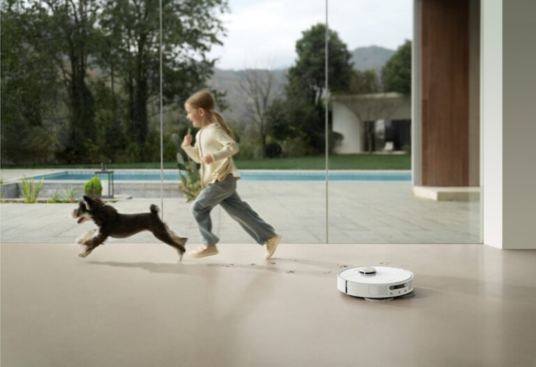 Robot Vacuum Buying Guide: Best Tips for Pet Hair & Cleaning